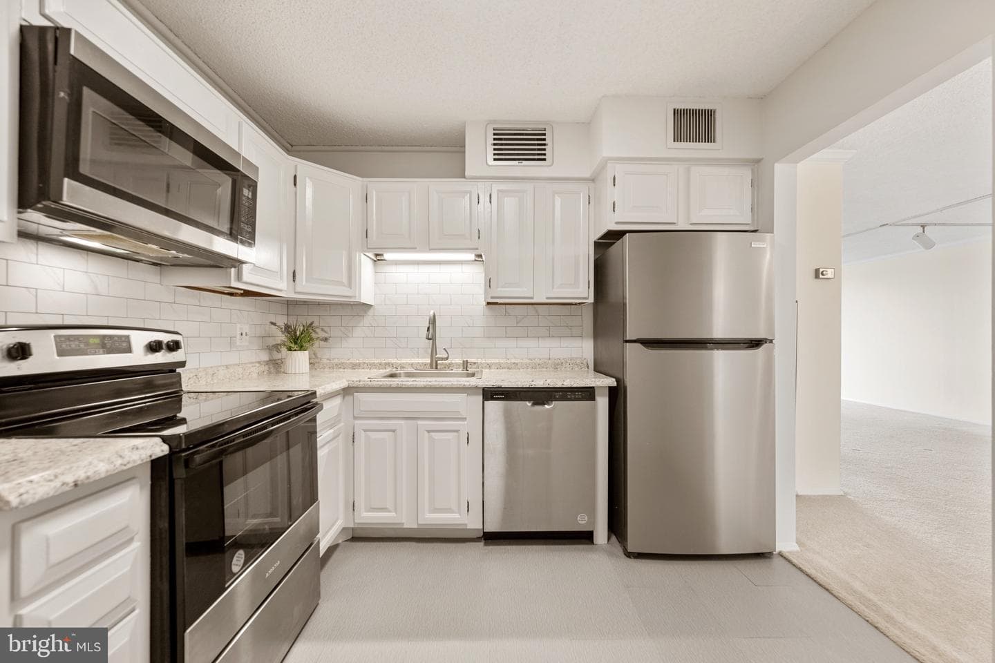 1800 Old Meadow Road #909 photo 24