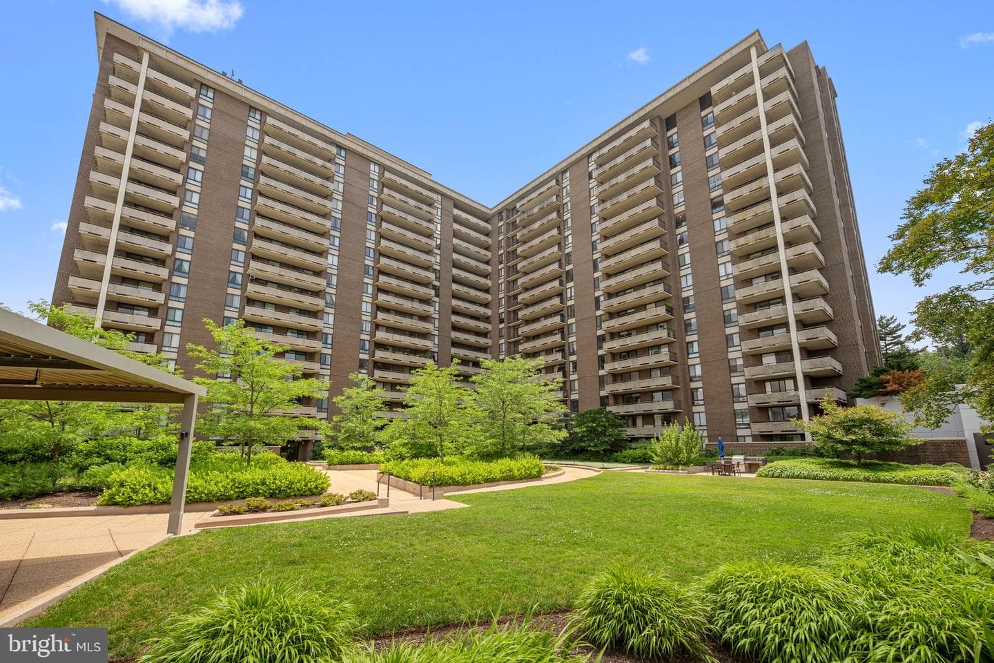1800 Old Meadow Road #909 photo 30