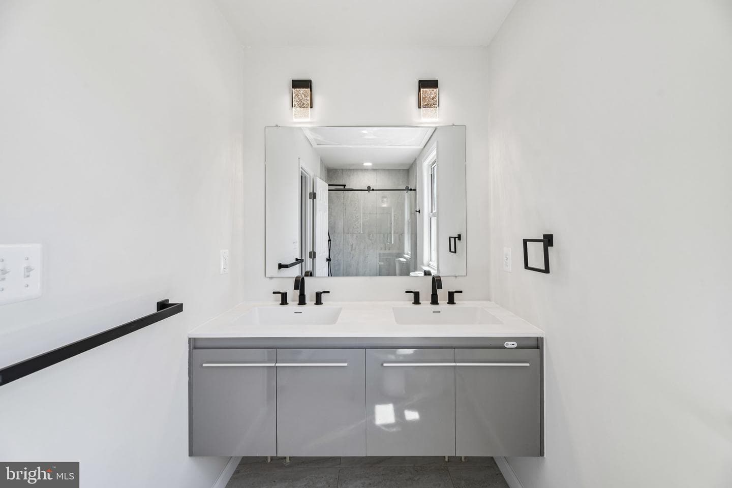 2820 Franklin Street photo 47
