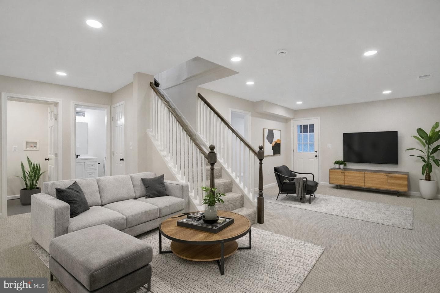 2820 Franklin Street photo 6