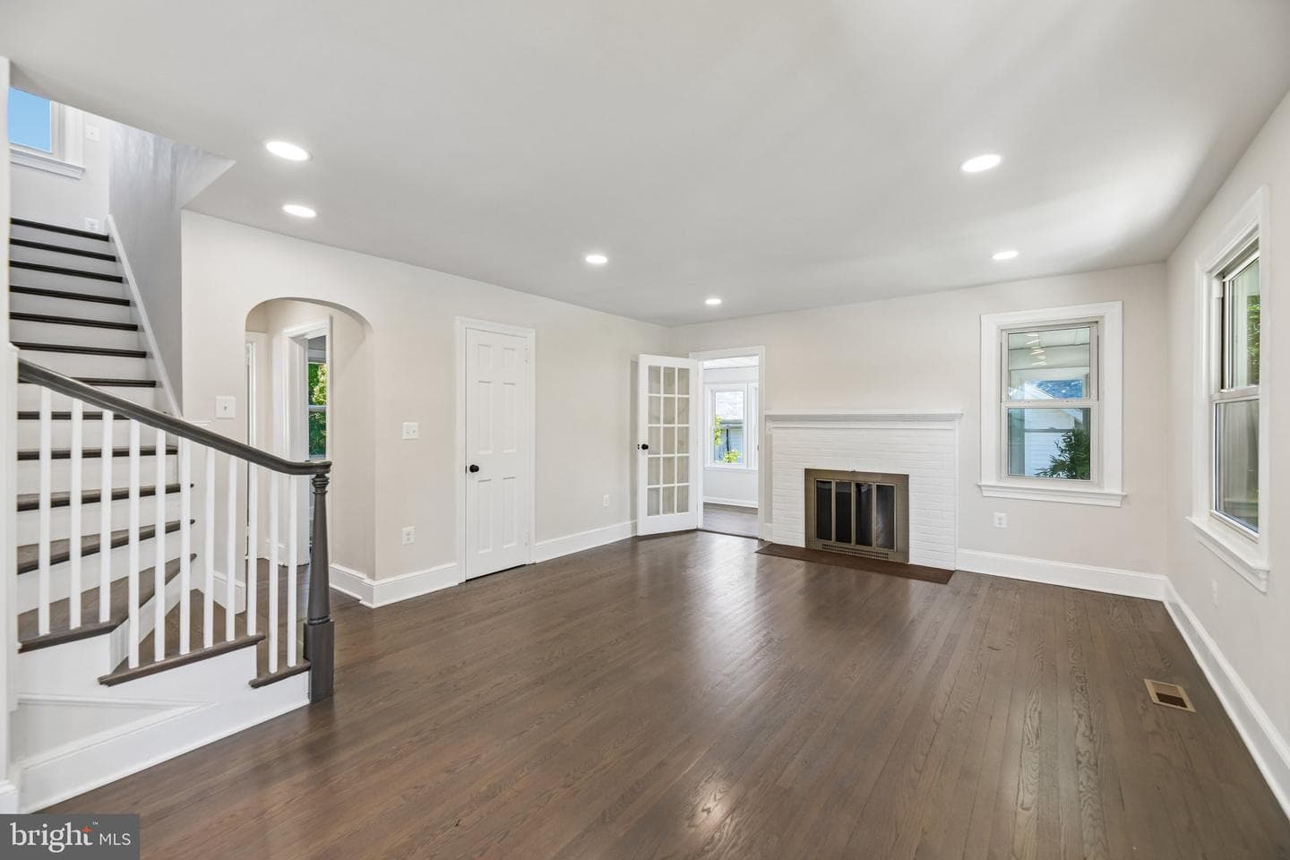 2820 Franklin Street photo 8