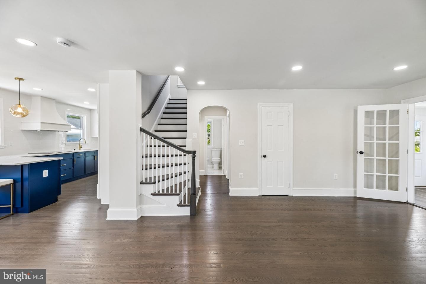 2820 Franklin Street photo 9