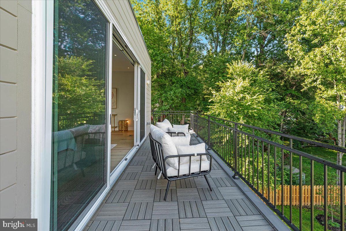 2841 Edgelea Road photo 40