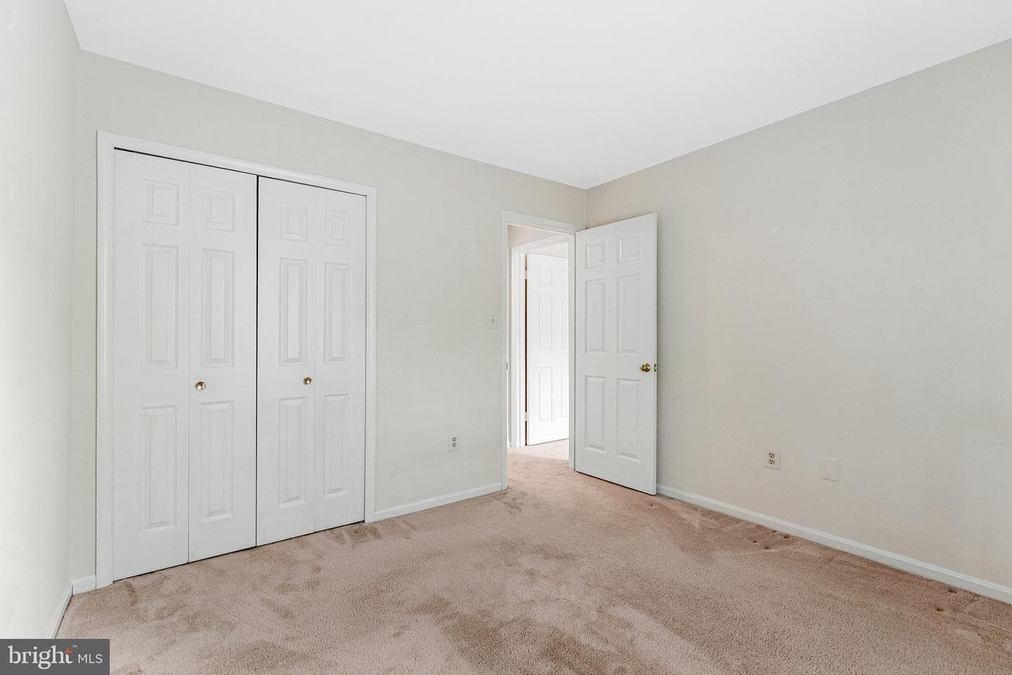 2827 Kelly Square photo 30
