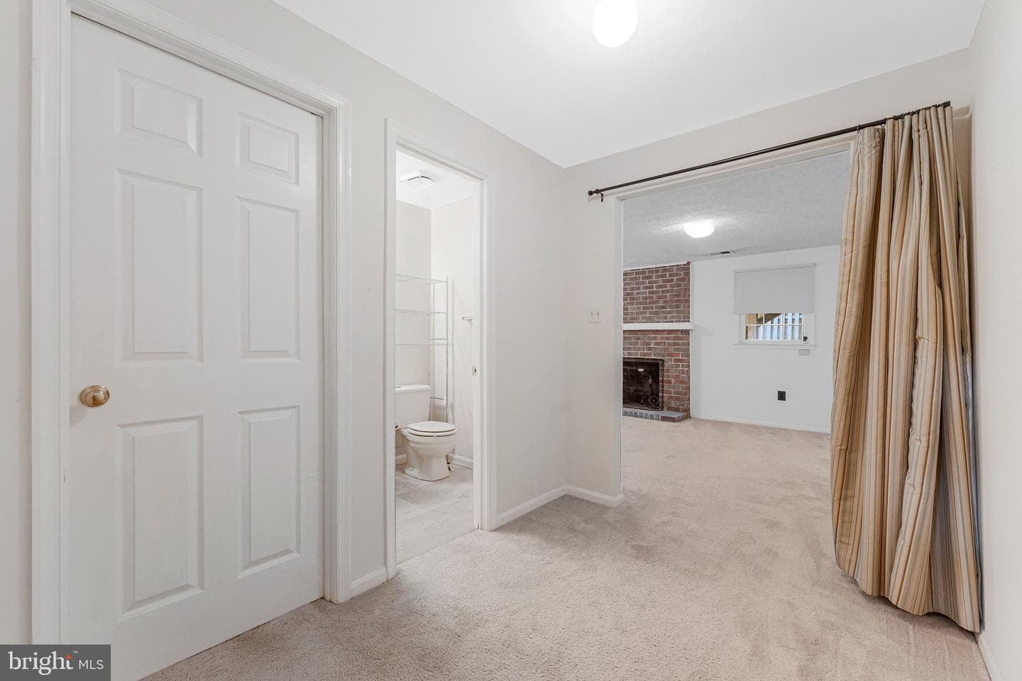 2827 Kelly Square photo 32