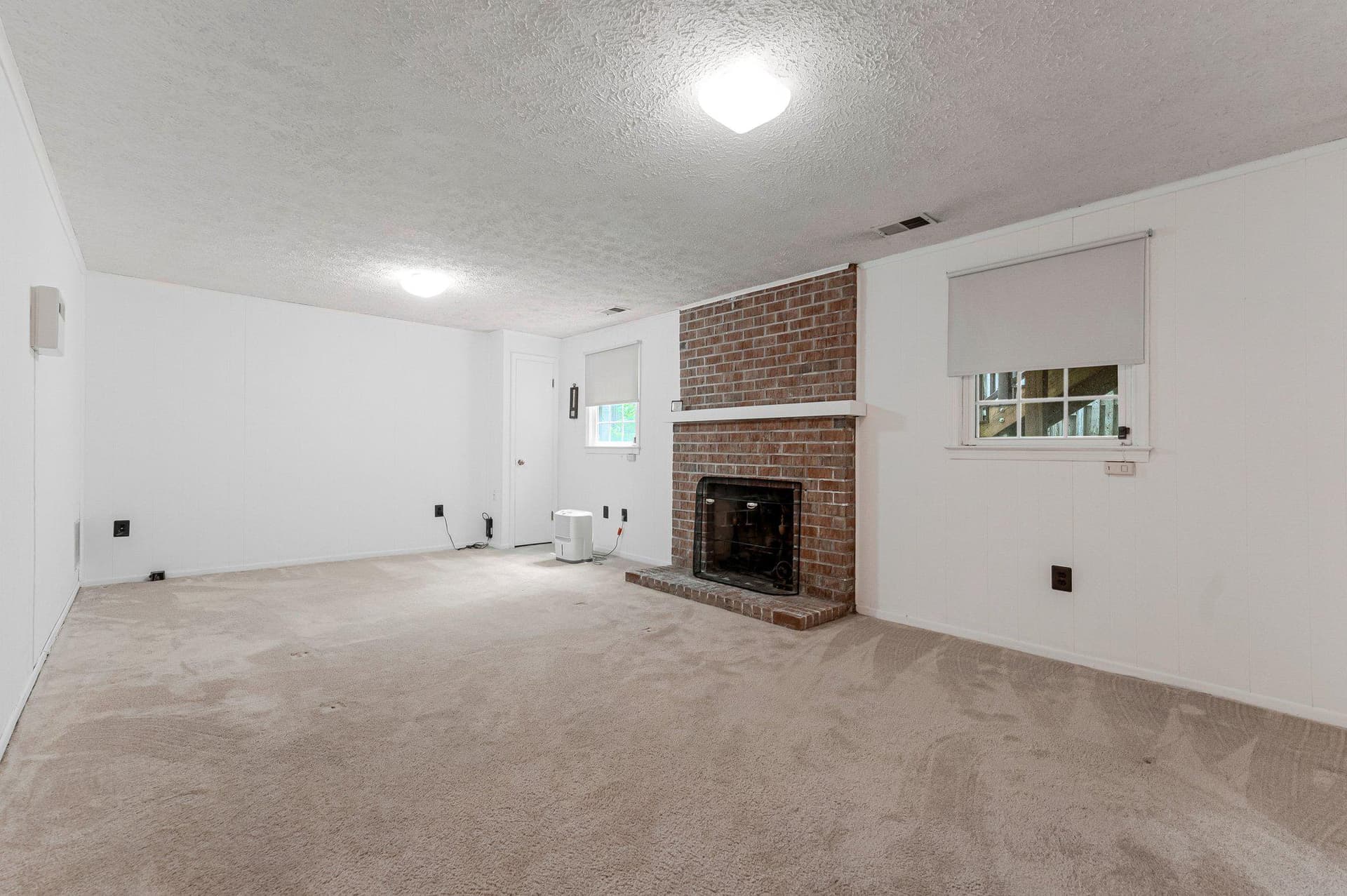 2827 Kelly Square photo 36