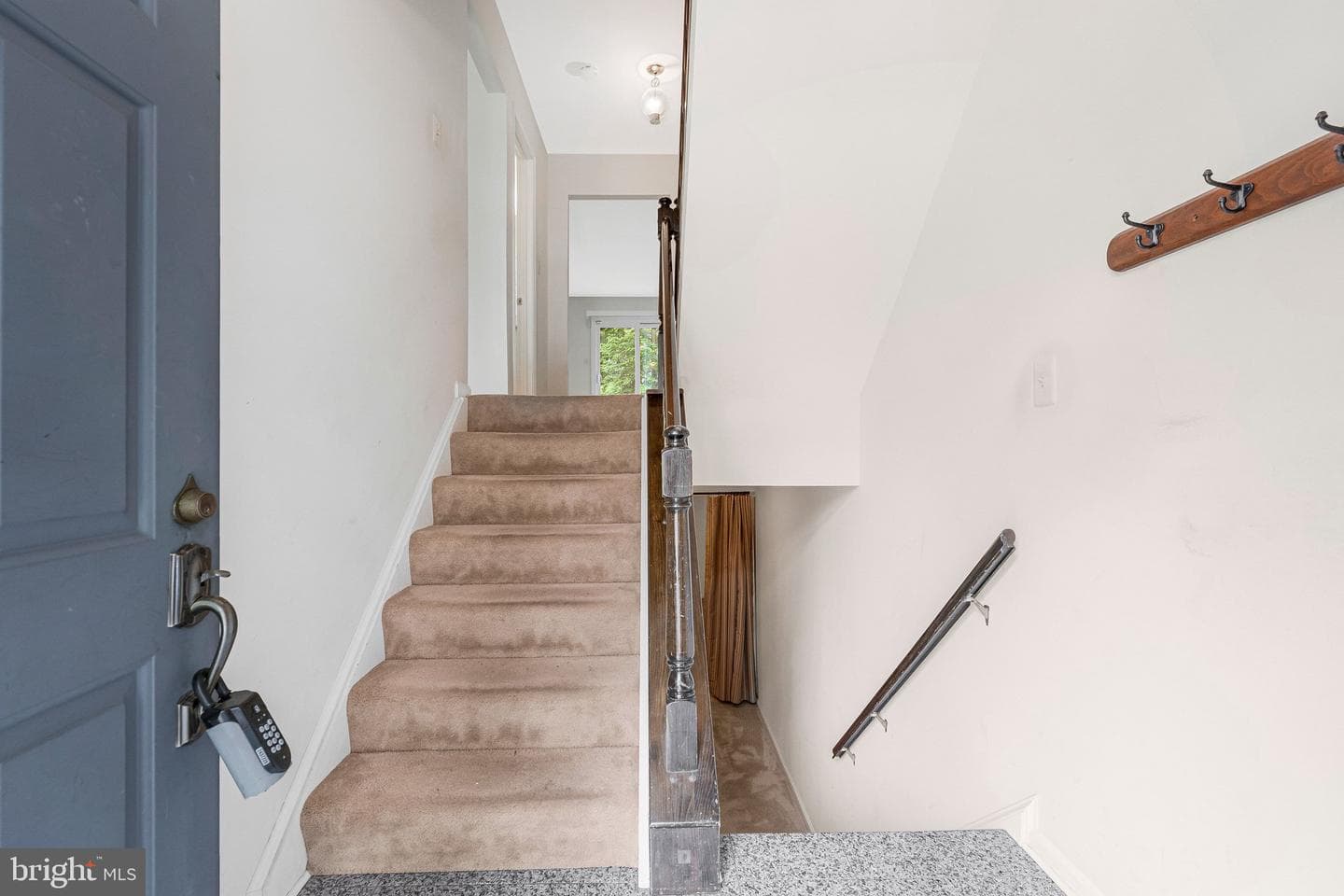 2827 Kelly Square photo 4