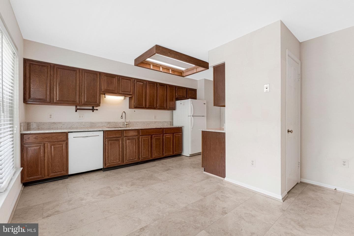 2827 Kelly Square photo 9