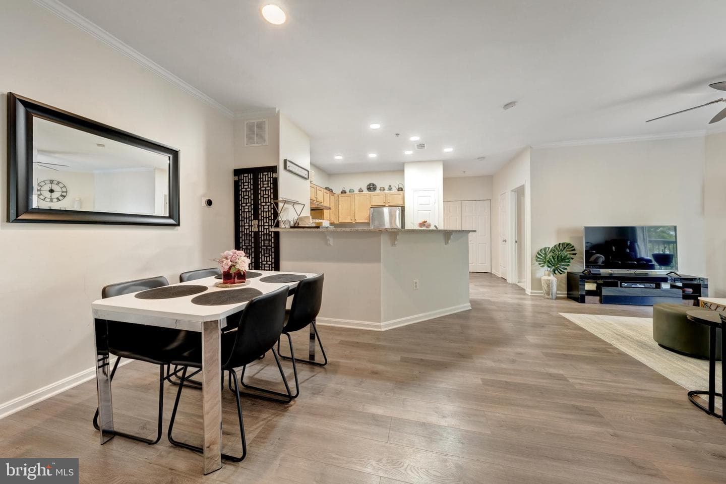 5106 Travis Edward Way #l photo 4