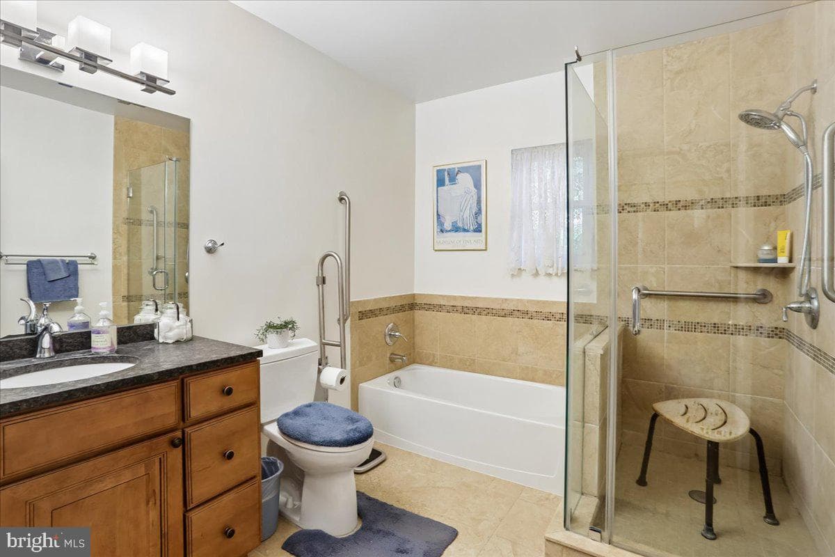 7011 Falls Reach Drive #101 photo 24