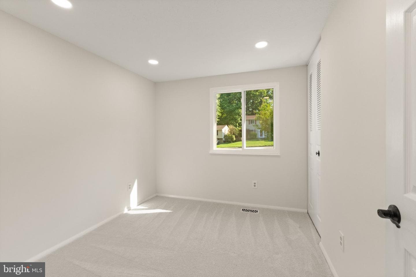 8494 Summer Breeze Lane photo 21