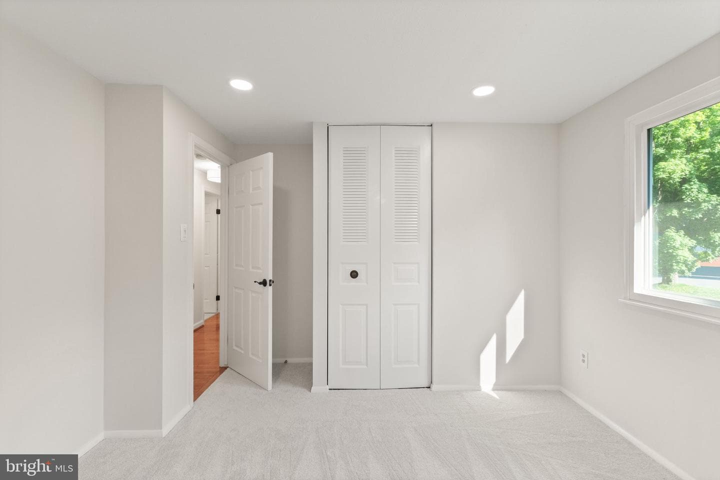 8494 Summer Breeze Lane photo 24