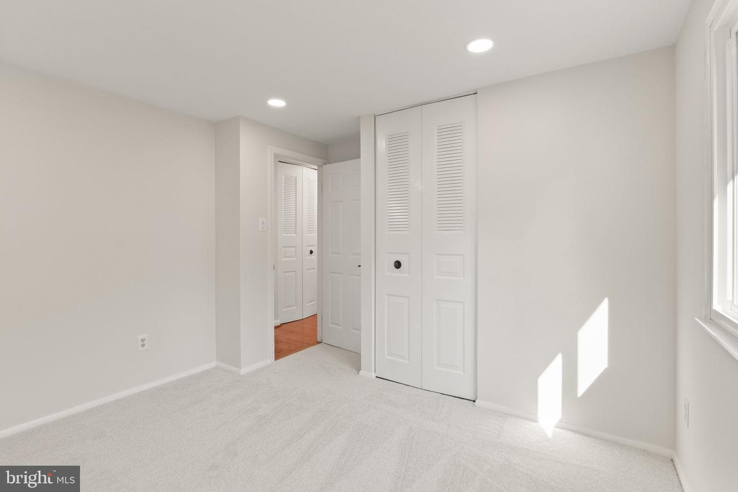 8494 Summer Breeze Lane photo 25
