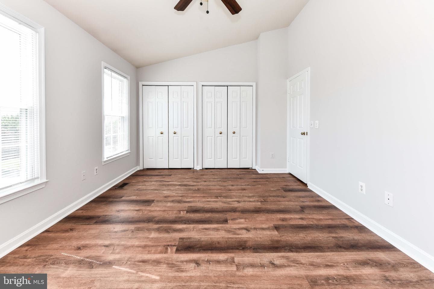 1207 Bond Street photo 17