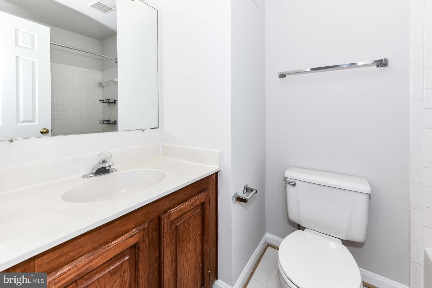 1207 Bond Street photo 21