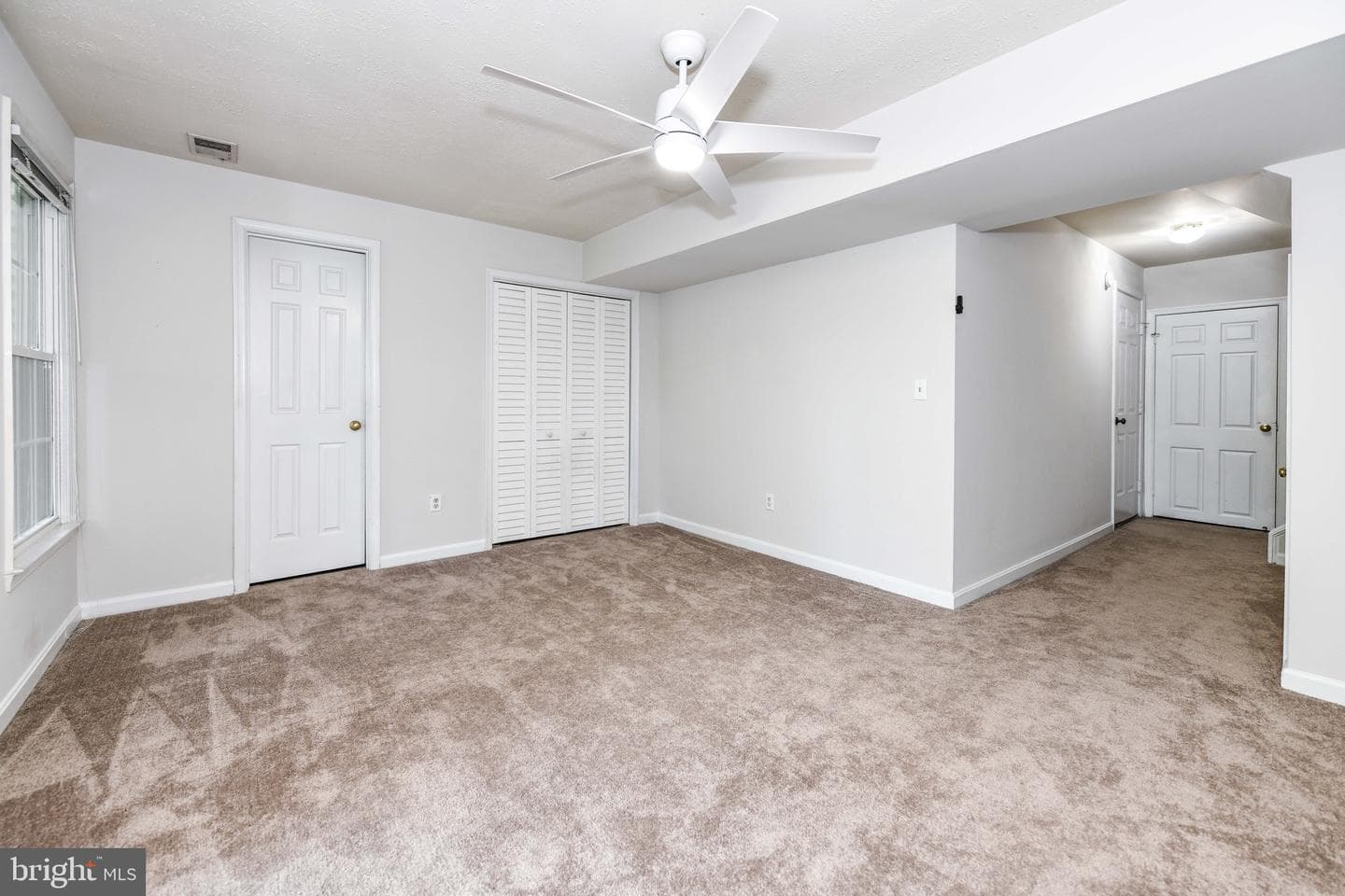 1207 Bond Street photo 26