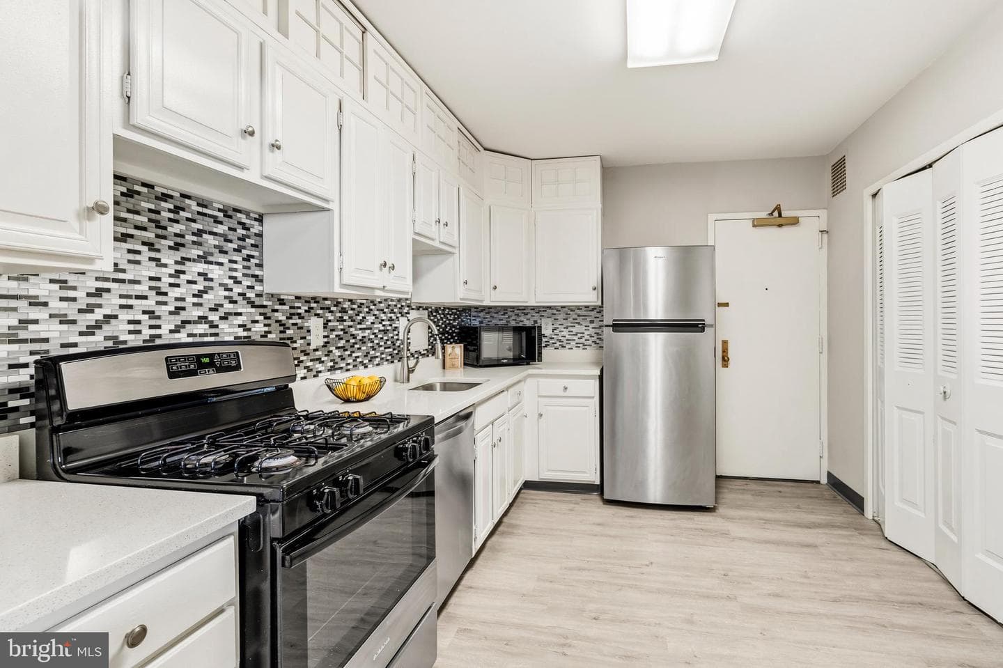 3701 S George Mason Drive #916n photo 10