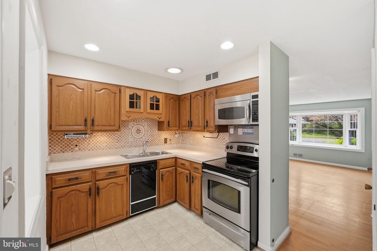 826 Van Buren Street photo 12