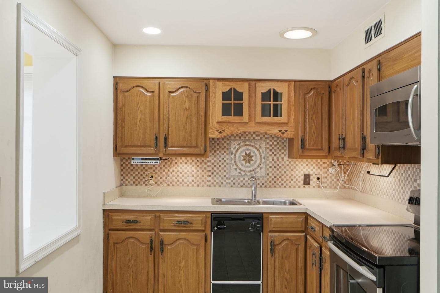 826 Van Buren Street photo 13