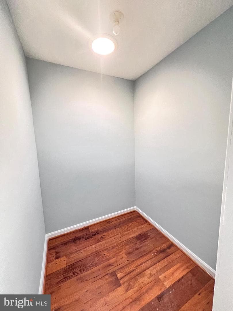 826 Van Buren Street photo 23