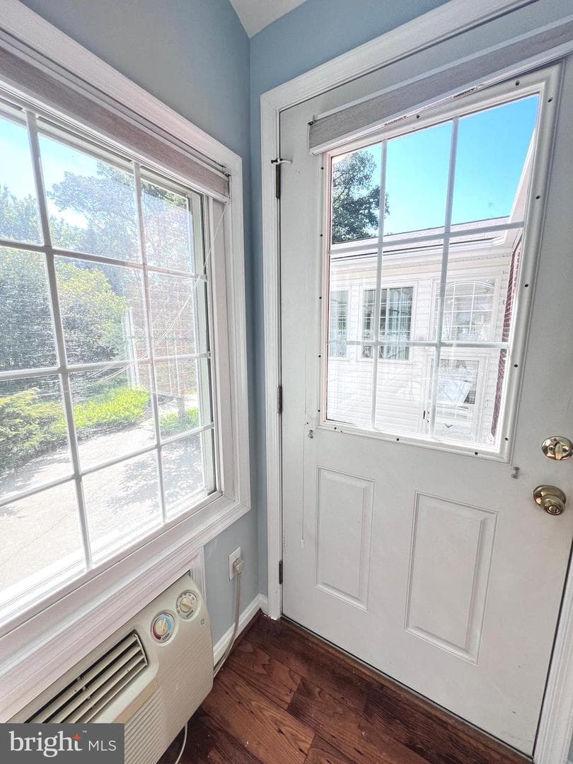 826 Van Buren Street photo 29