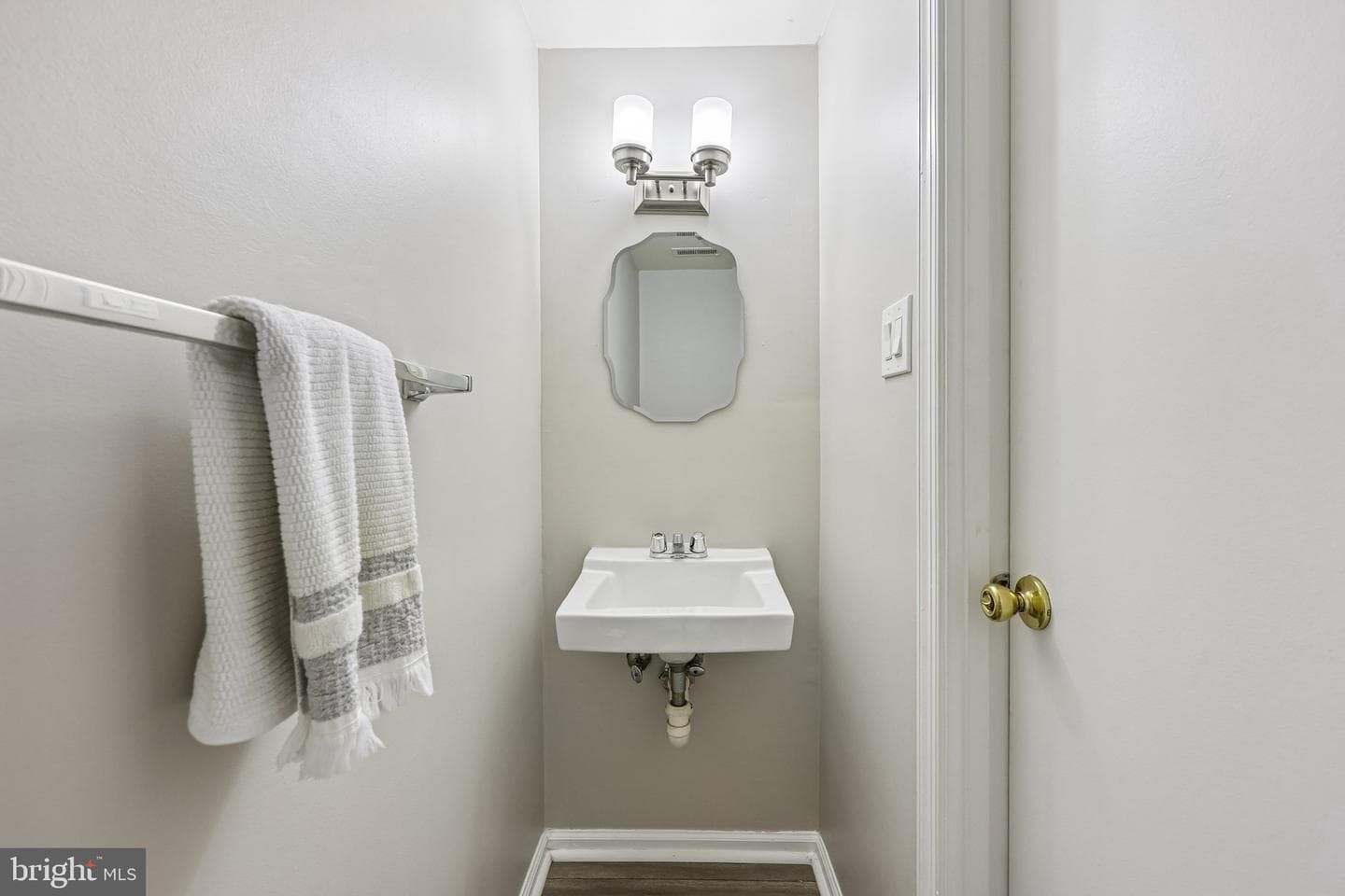 8561 Dellway Lane photo 27