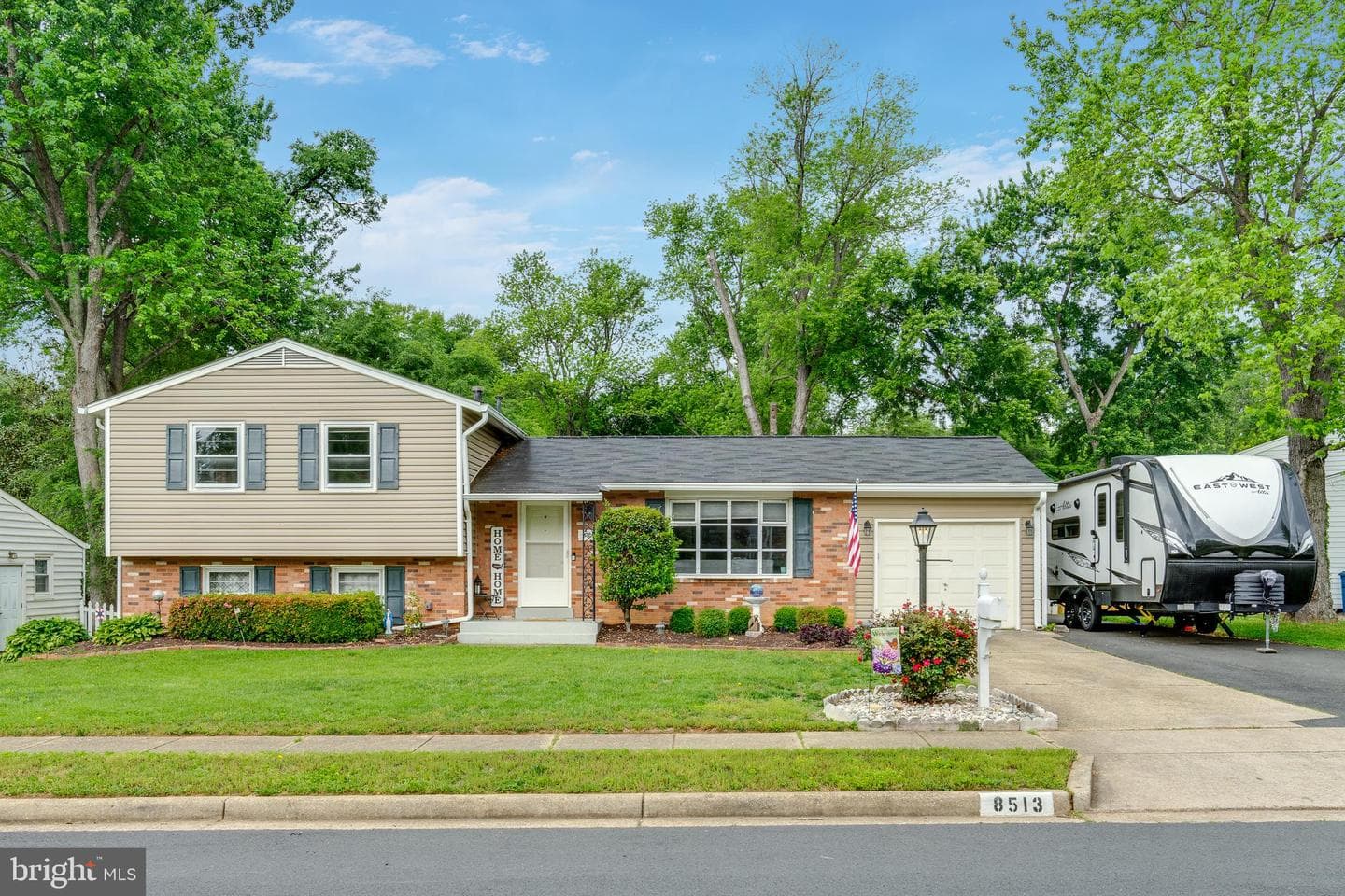 8513 Fairburn Drive, Springfield
