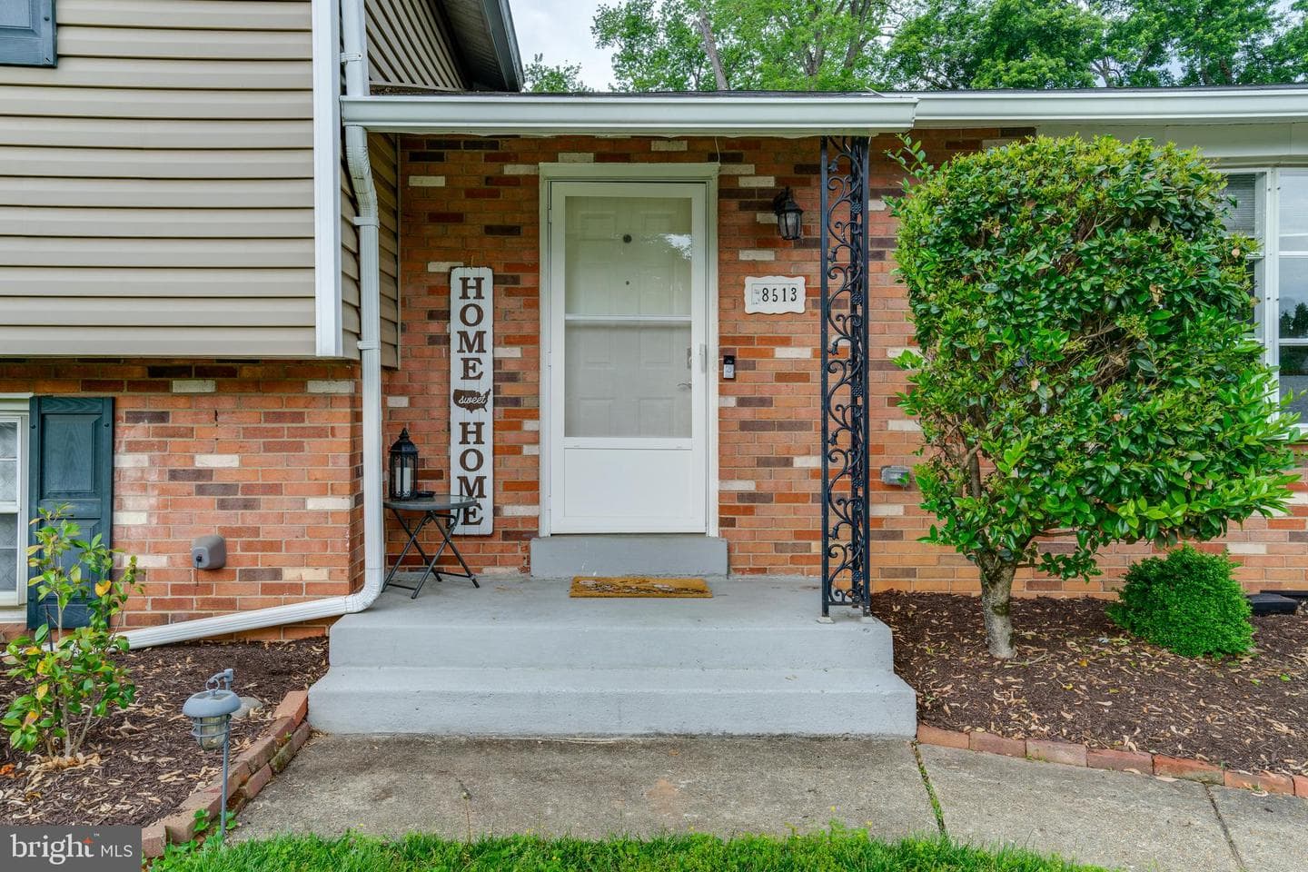 8513 Fairburn Drive, Springfield