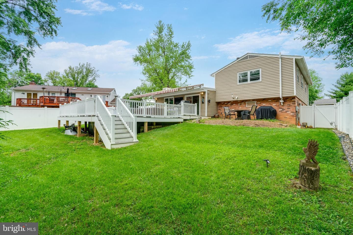 8513 Fairburn Drive photo 3