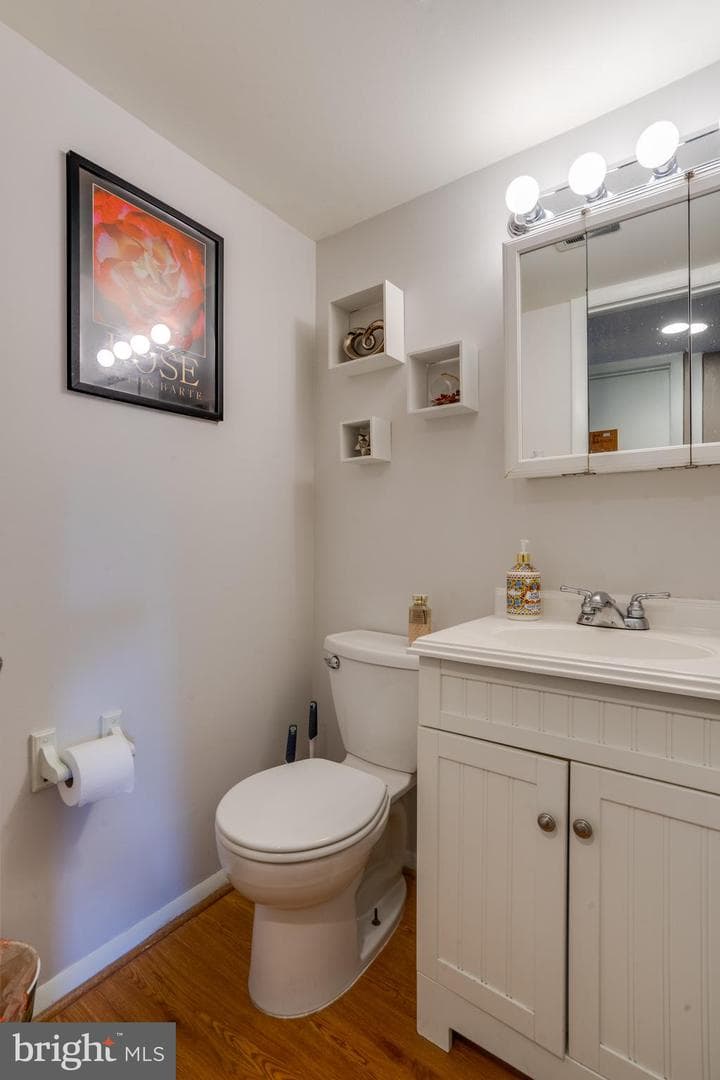 8513 Fairburn Drive photo 40