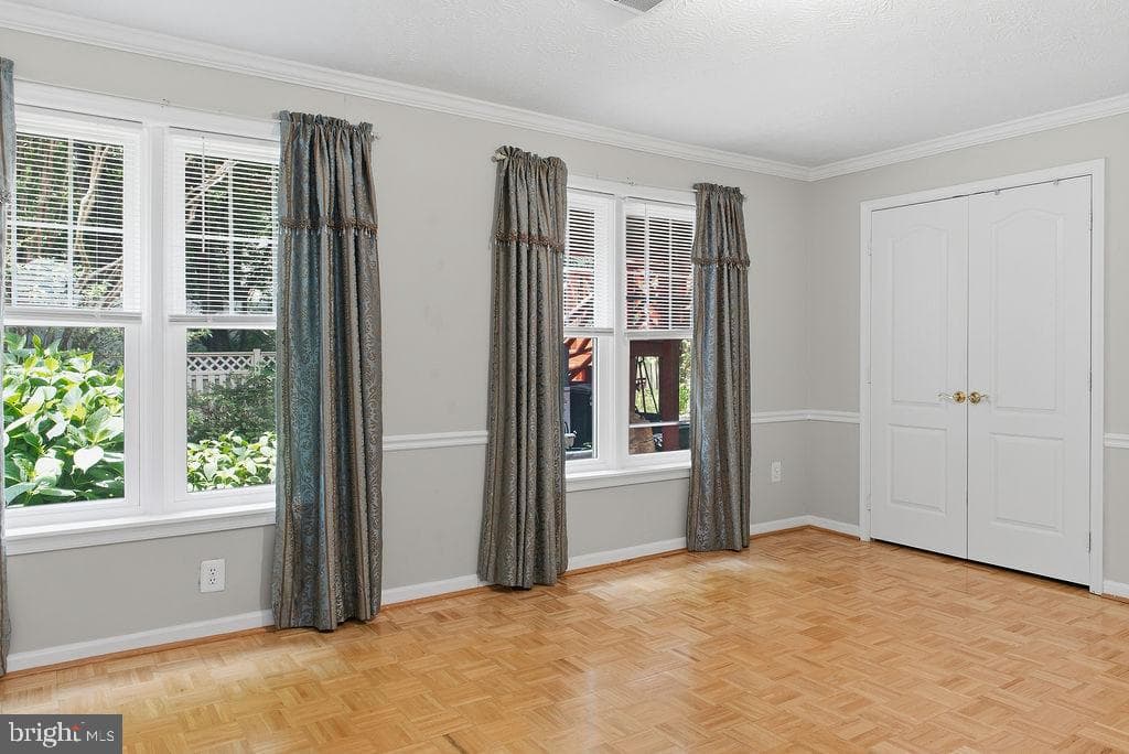 10008 Leamoore Lane photo 32