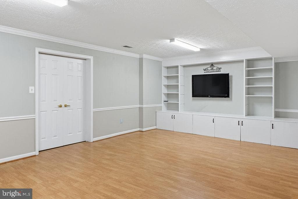 10008 Leamoore Lane photo 47