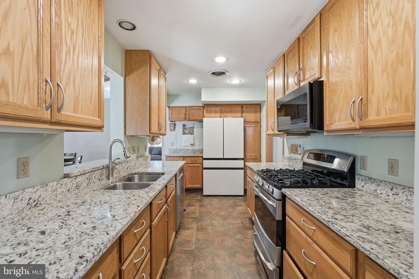 6817 Valley Brook Drive photo 9