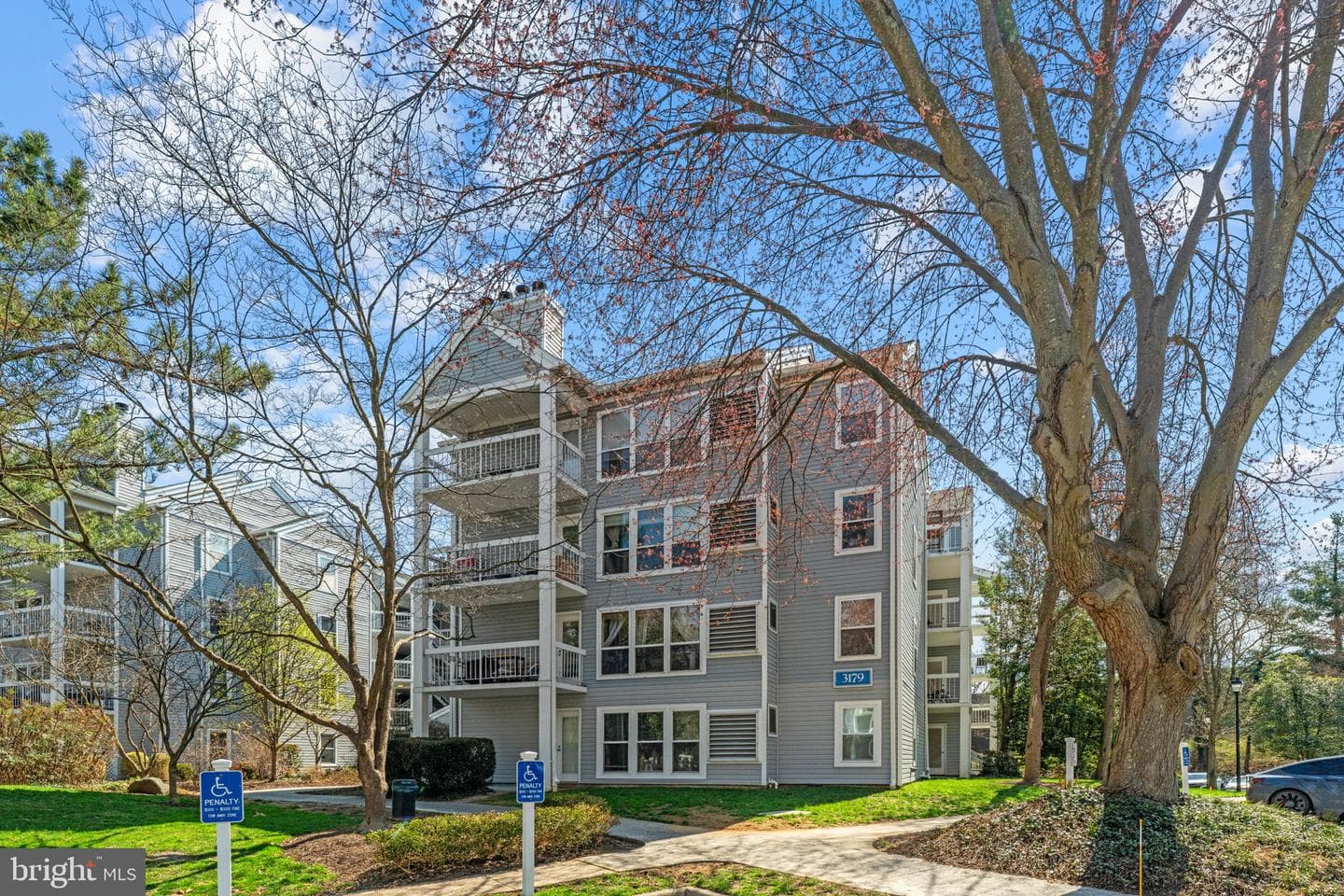 3179 Summit Square Drive #2-E1, Oakton