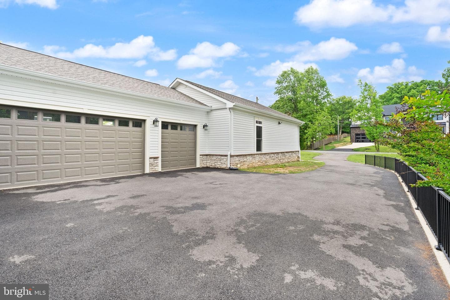 6468 Windham Avenue photo 11