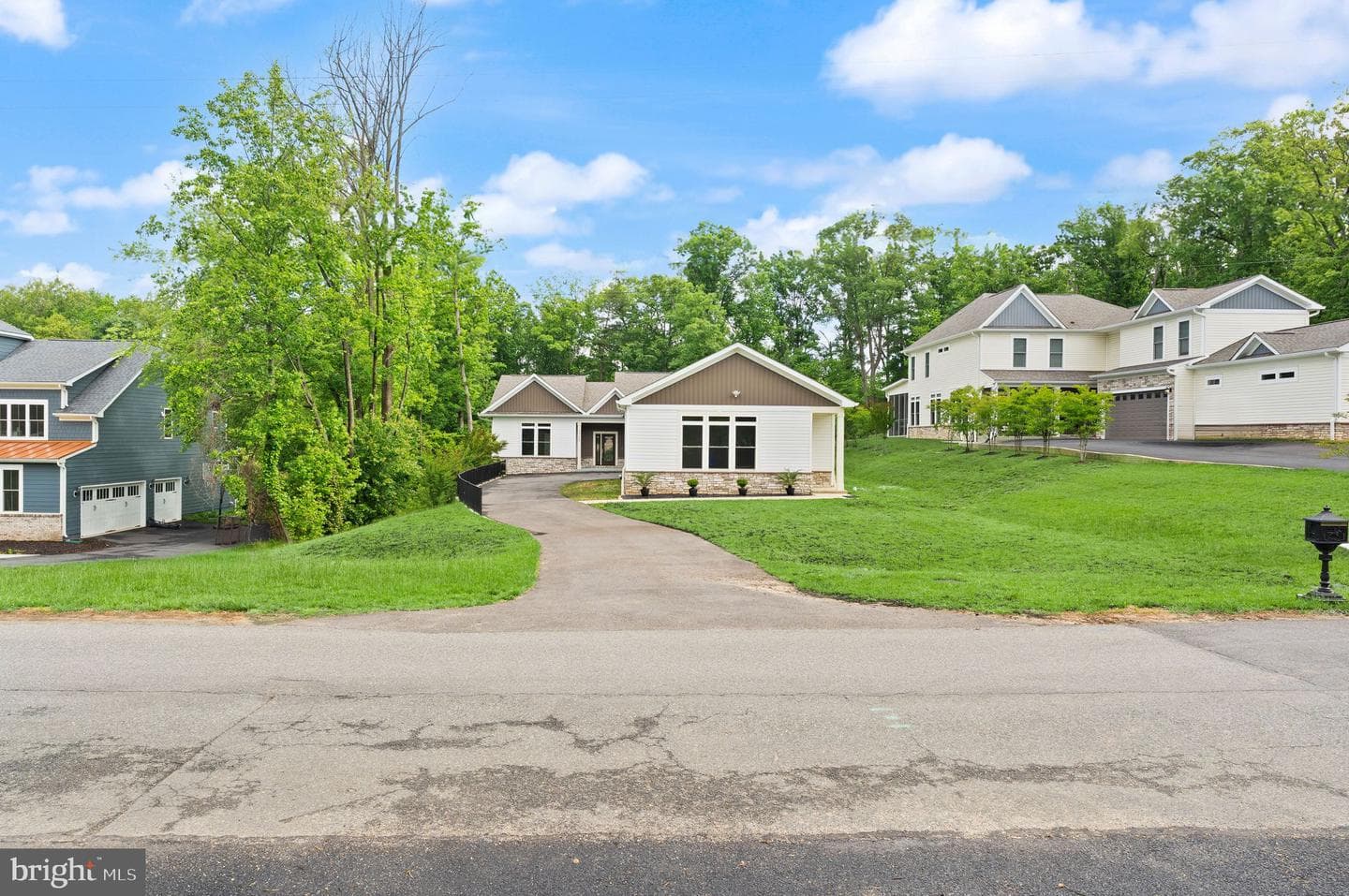 6468 Windham Avenue photo 3