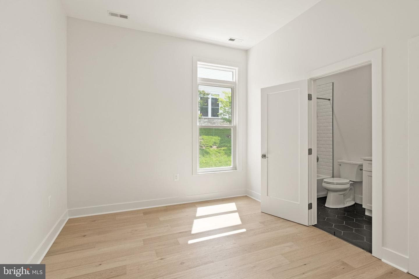 6468 Windham Avenue photo 60