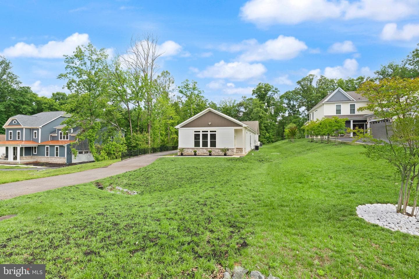 6468 Windham Avenue photo 8