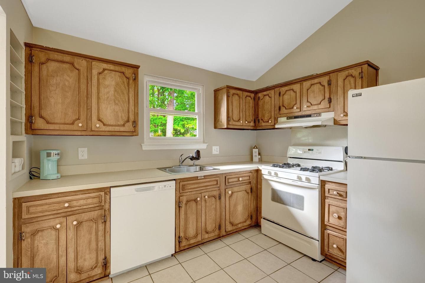 8803 Kenilworth Drive photo 11