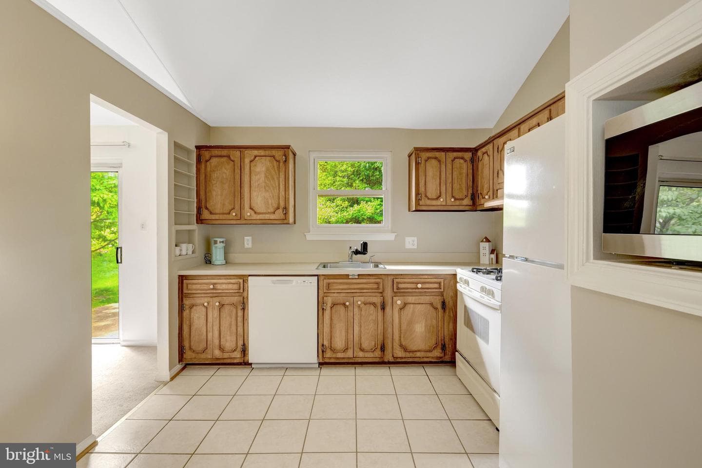 8803 Kenilworth Drive photo 12