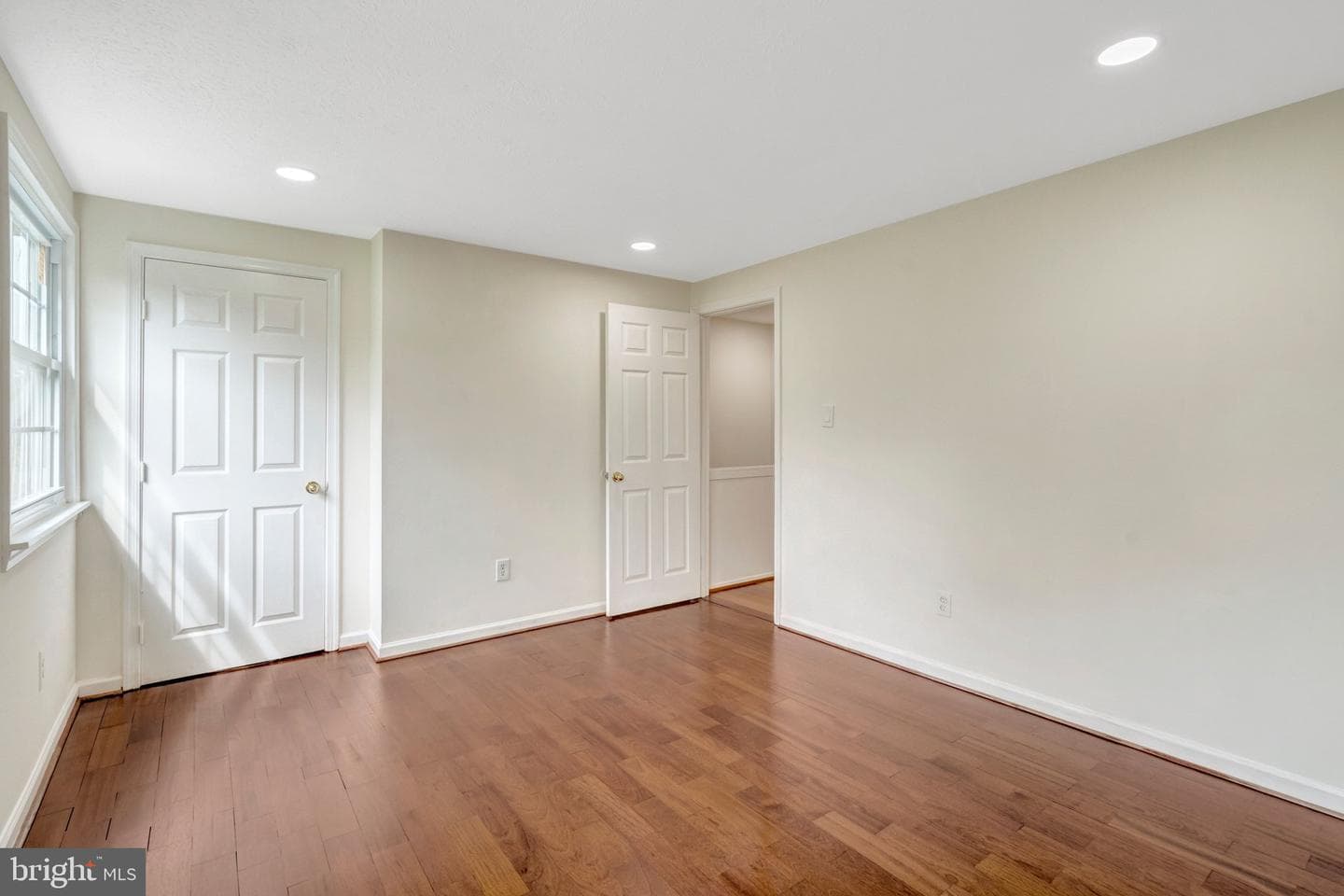 5759 Heming Avenue photo 27