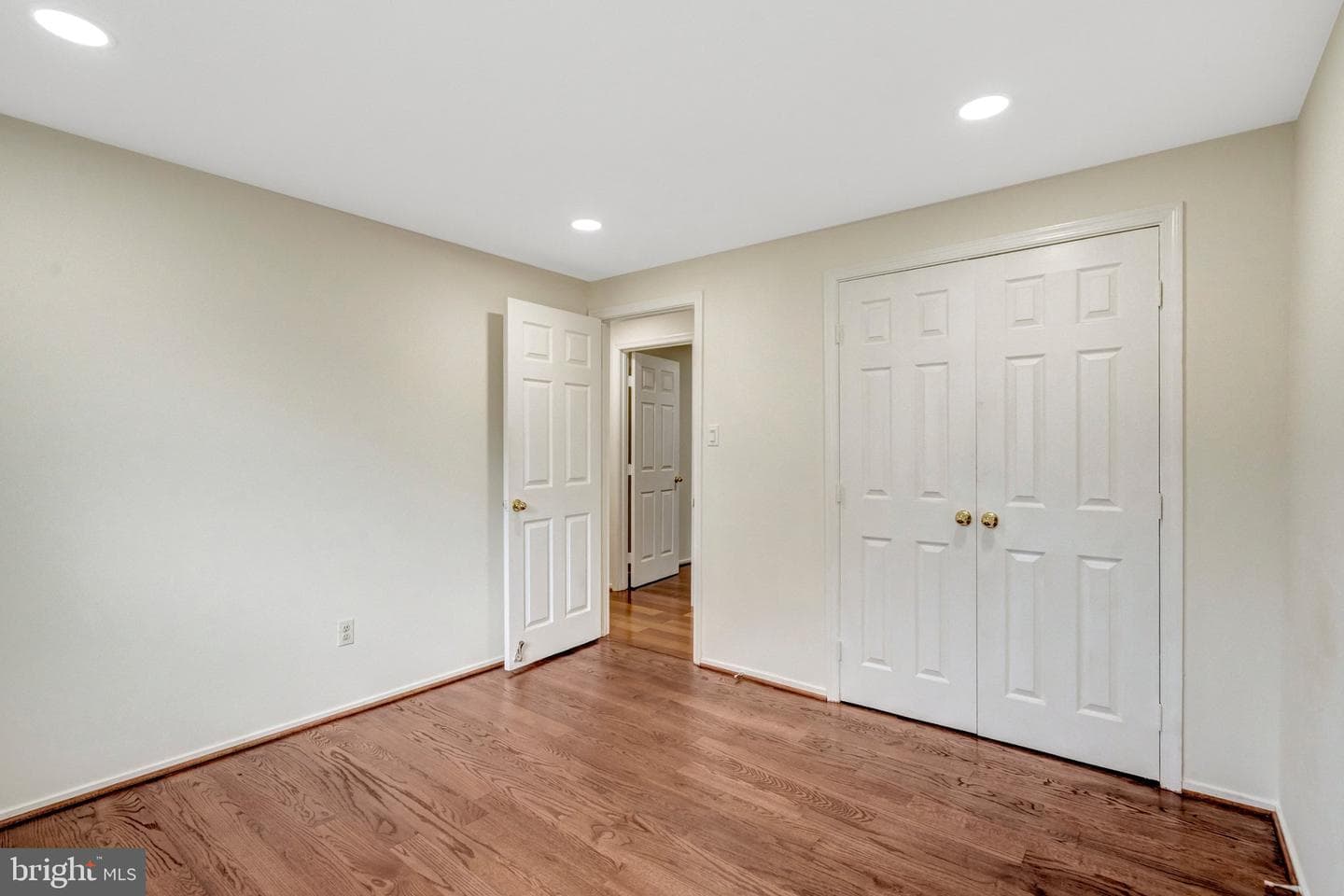5759 Heming Avenue photo 29