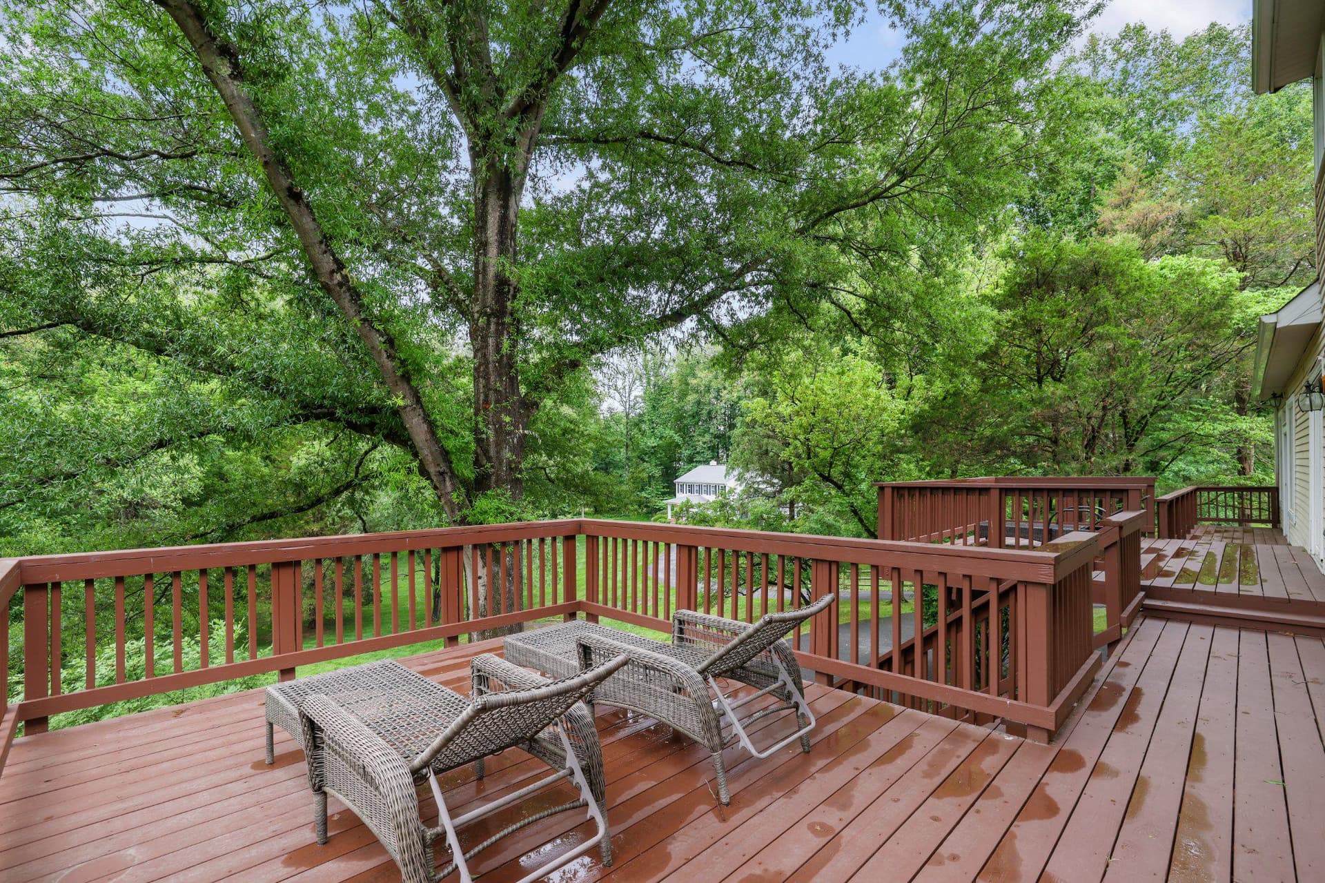 9718 Locust Hill Drive photo 18