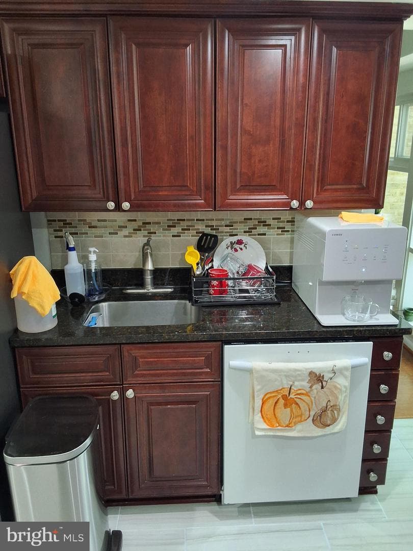 4406 Forest Glen Court photo 7