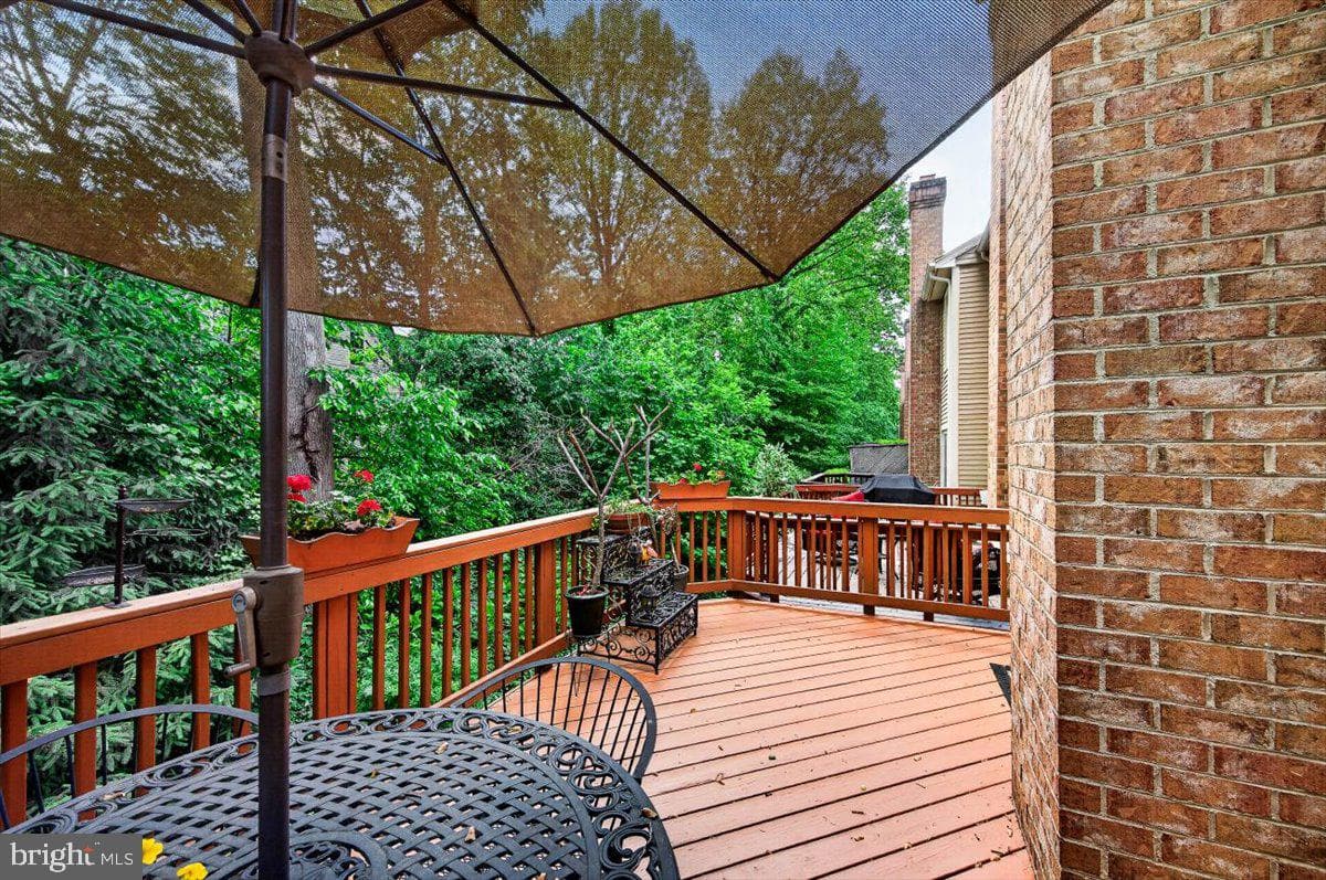 4239 Sleepy Lake Drive photo 32