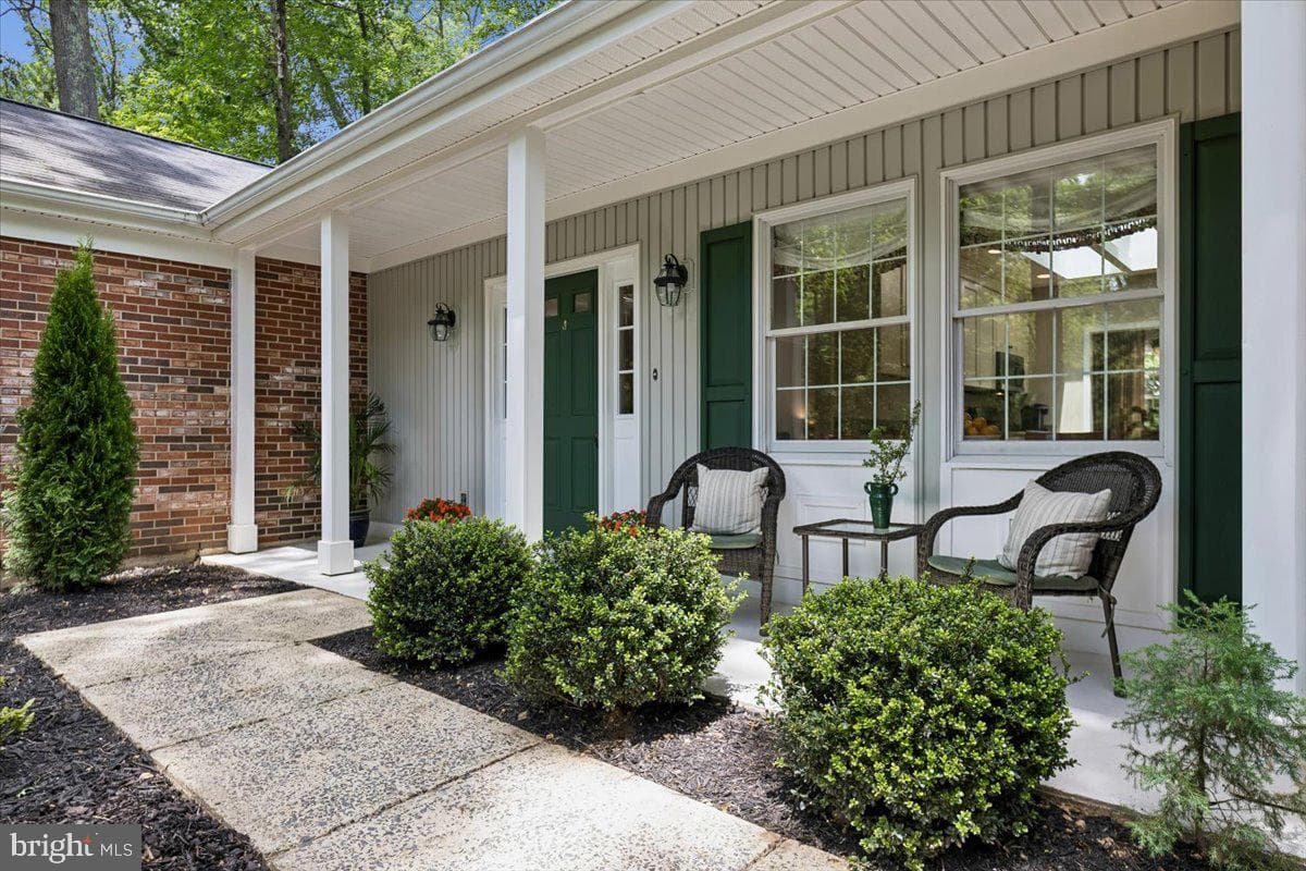 2520 Penny Royal Lane photo 2