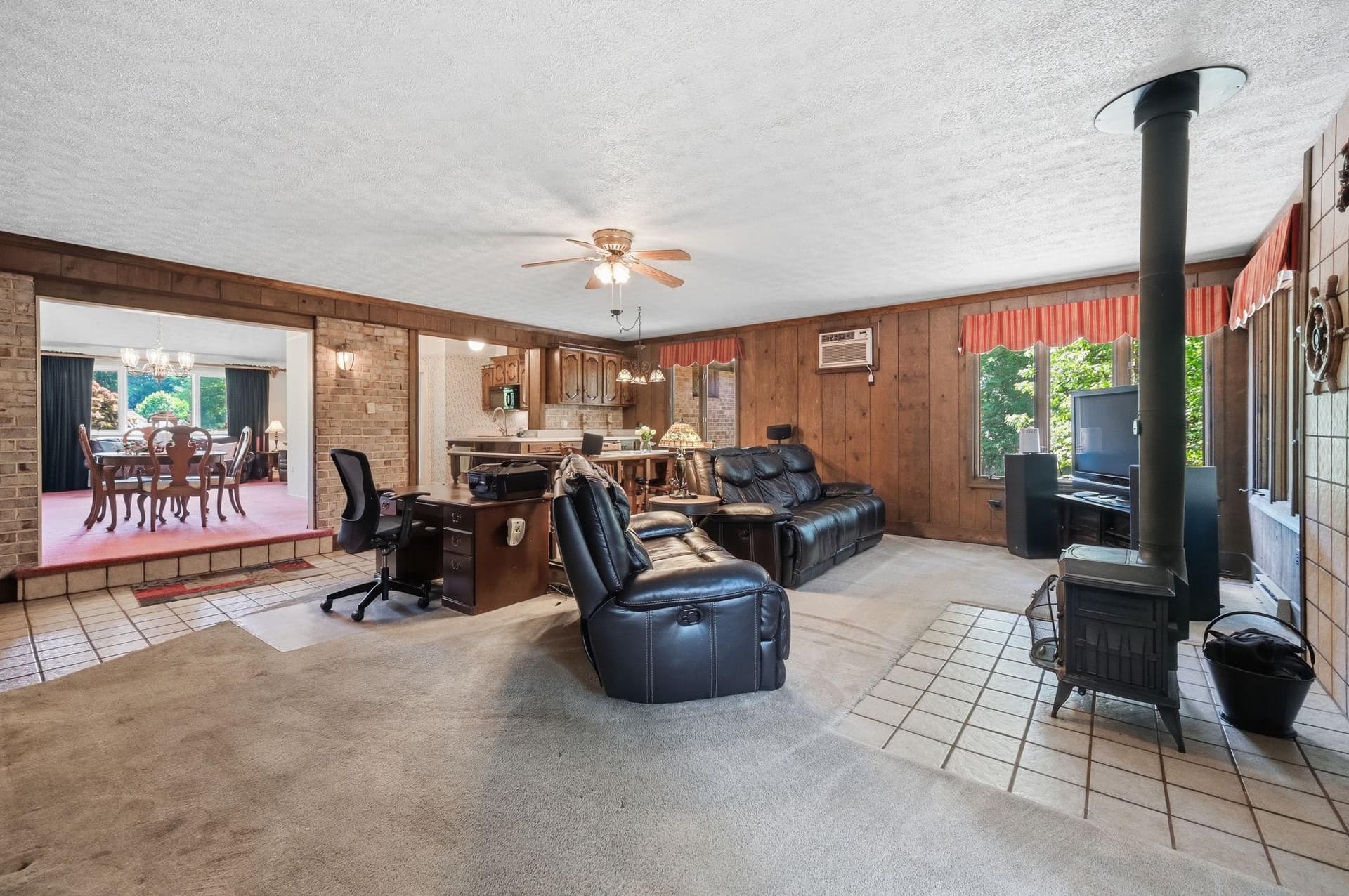 10027 W Constable Court photo 8