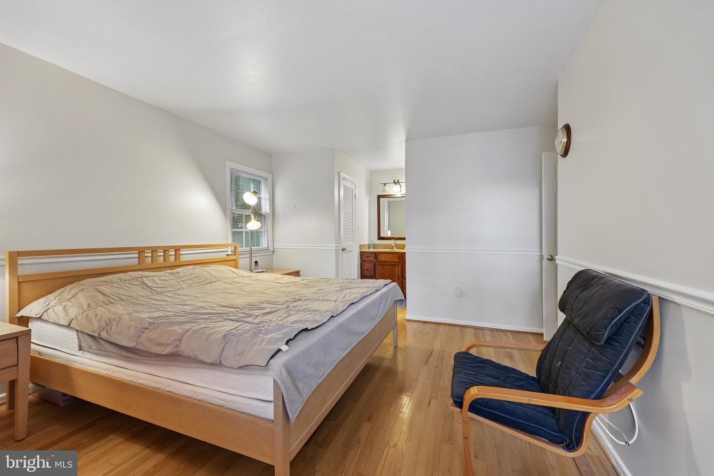 2205 Abbotsford photo 24