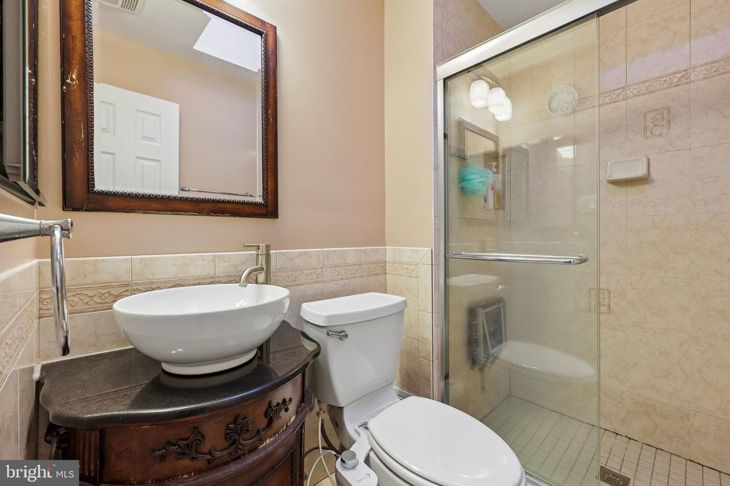 2205 Abbotsford photo 26