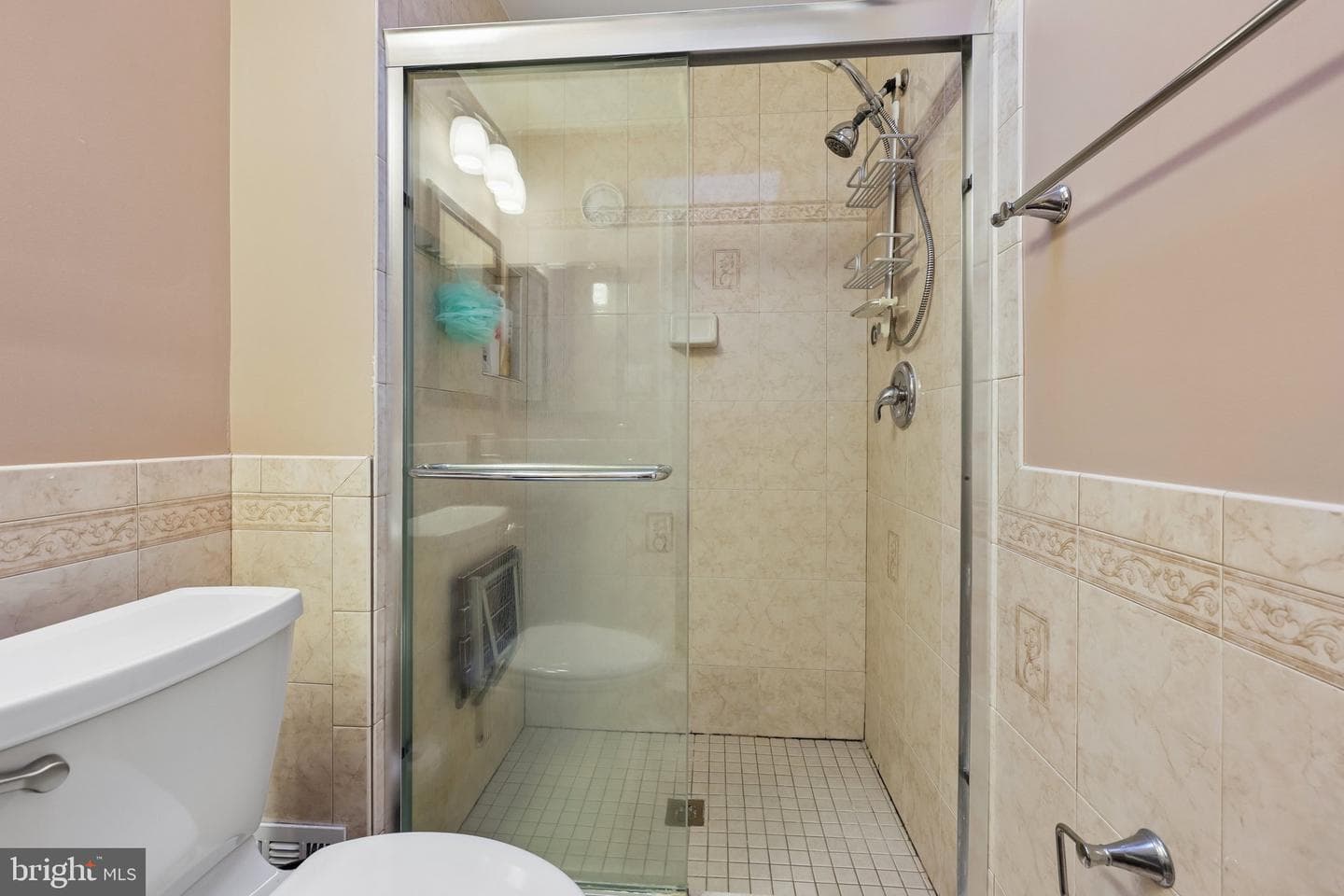 2205 Abbotsford photo 27